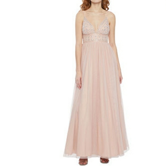 Dresses & Skirts - Pink Junior Prom Dress